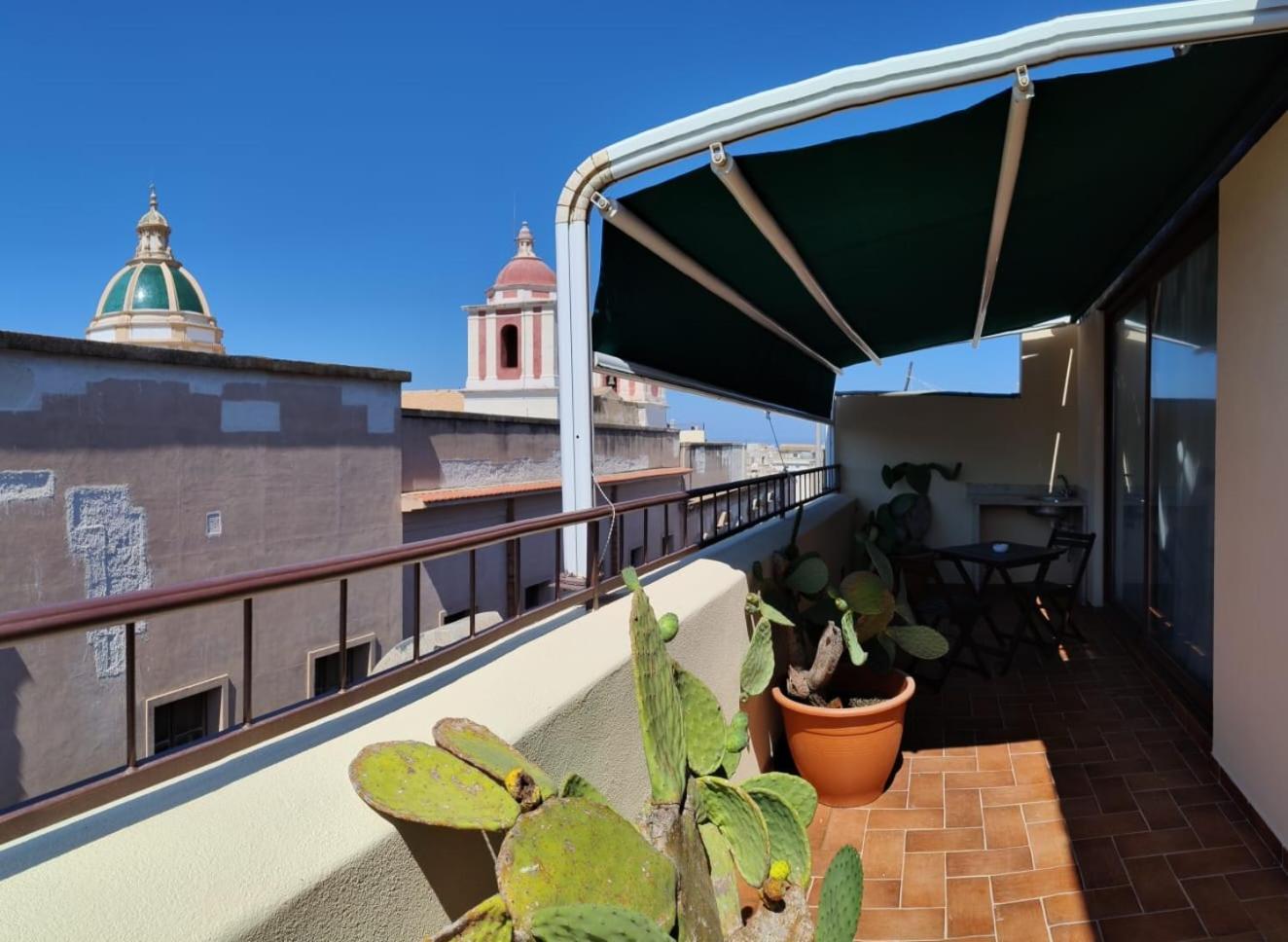Palazzo Dei Corsari Aparthotel Trapani Ngoại thất bức ảnh