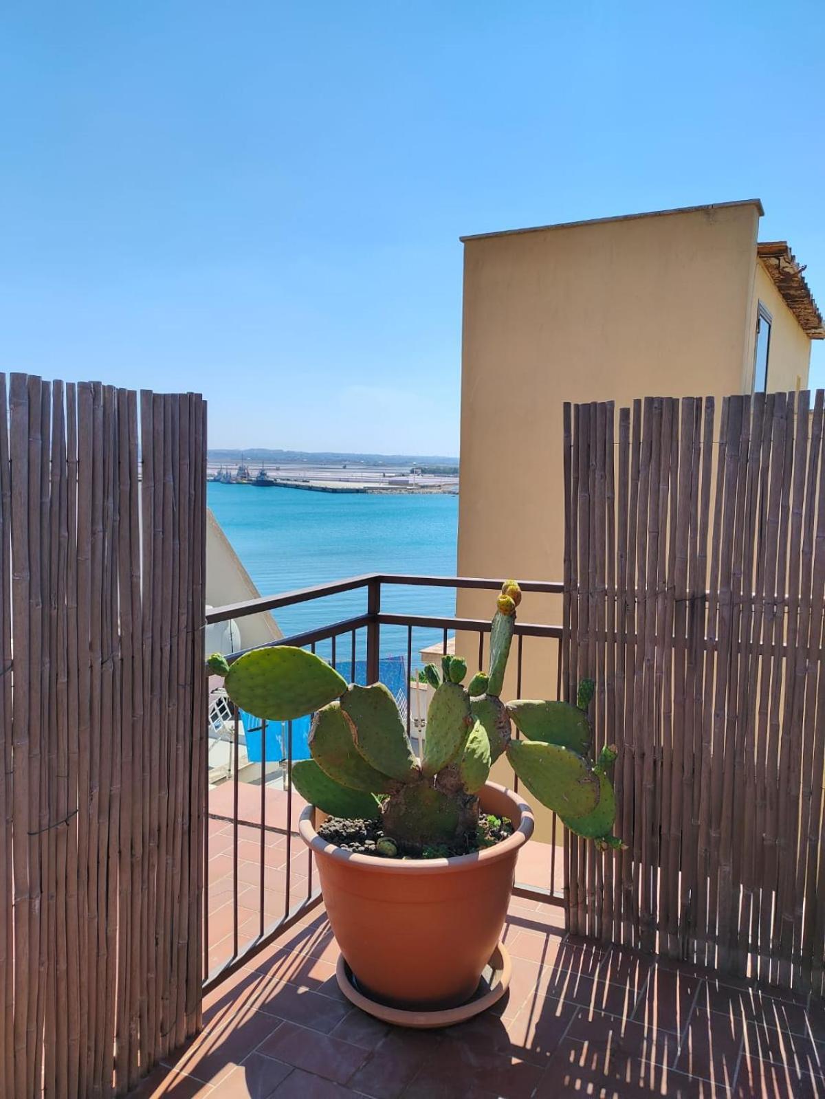 Palazzo Dei Corsari Aparthotel Trapani Ngoại thất bức ảnh