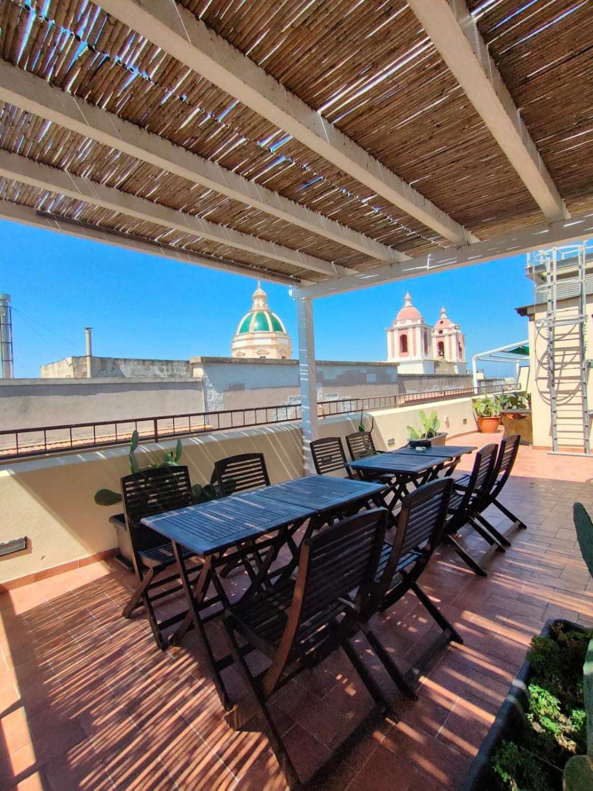 Palazzo Dei Corsari Aparthotel Trapani Ngoại thất bức ảnh