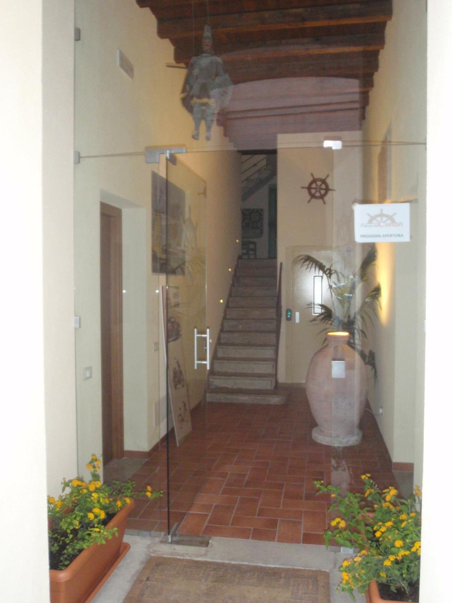 Palazzo Dei Corsari Aparthotel Trapani Ngoại thất bức ảnh