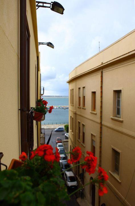 Palazzo Dei Corsari Aparthotel Trapani Ngoại thất bức ảnh