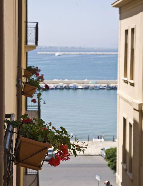 Palazzo Dei Corsari Aparthotel Trapani Ngoại thất bức ảnh