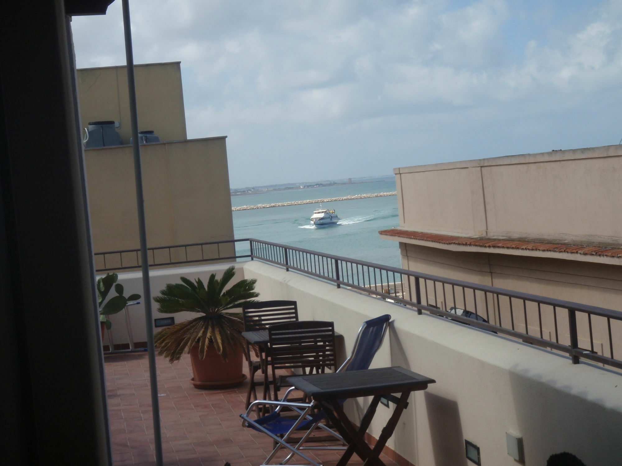 Palazzo Dei Corsari Aparthotel Trapani Ngoại thất bức ảnh